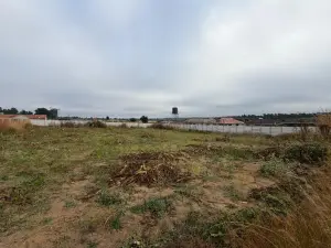 Residential Stand for Sale in Manresa
