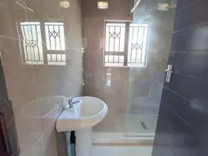 2 Bedroom Cottage/Garden Flat to Rent in Hatcliffe