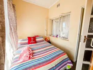 Flat/Apartment to Rent in Avondale West