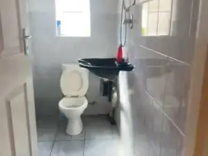 Retail/Shop to Rent in Pomona