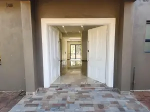 4 Bedroom House to Rent in Helensvale