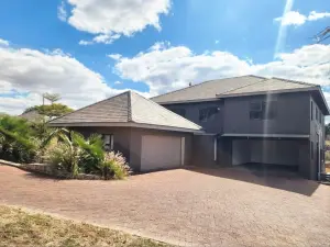 4 Bedroom House to Rent in Helensvale