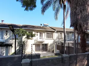 Townhouse/Cluster to Rent in Newlands