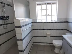 Townhouse/Cluster to Rent in Newlands