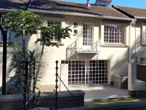 Townhouse/Cluster to Rent in Newlands