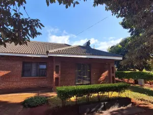 3 Bedroom Cottage/Garden Flat to Rent in Borrowdale