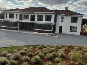 House for Sale in Borrowdale West
