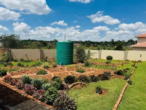6 Bedroom House to Rent in Borrowdale