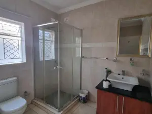 3 Bedroom Cottage/Garden Flat to Rent in Borrowdale
