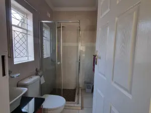 3 Bedroom Cottage/Garden Flat to Rent in Borrowdale