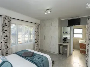 2 Bedroom Cottage/Garden Flat to Rent in Alexandra Park