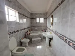 8 Bedroom House to Rent in Borrowdale