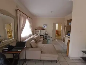 8 Bedroom House to Rent in Borrowdale