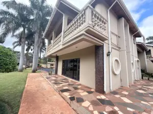 8 Bedroom House to Rent in Borrowdale