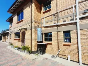 5 Bedroom House to Rent in Sunway City