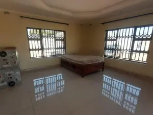 5 Bedroom House to Rent in Sunway City