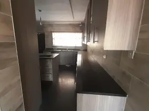 5 Bedroom House to Rent in Sunway City