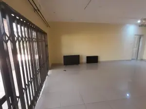 5 Bedroom House to Rent in Sunway City
