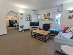 4 Bedroom House to Rent in Highlands