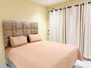 3 Bedroom Cottage/Garden Flat to Rent in Arlington