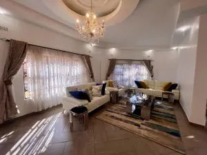 4 Bedroom House to Rent in Greendale North