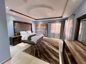 4 Bedroom House to Rent in Greendale North