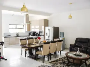 Flat/Apartment to Rent in Newlands