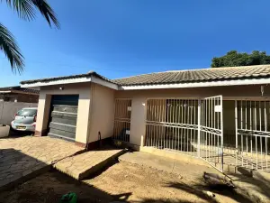 3 Bedroom House to Rent in Mainway Meadows
