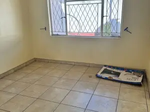 3 Bedroom House to Rent in Mainway Meadows