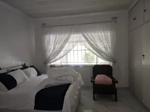 4 Bedroom House to Rent in Alexandra Park