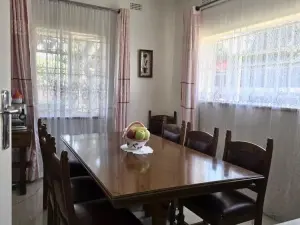 4 Bedroom House to Rent in Alexandra Park