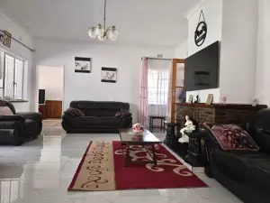 4 Bedroom House to Rent in Alexandra Park