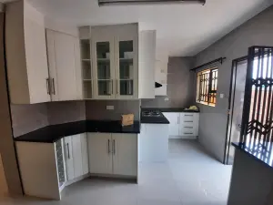 3 Bedroom House to Rent in Arlington