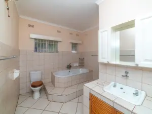 4 Bedroom House to Rent in Highlands