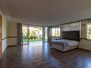 5 Bedroom House to Rent in Greystone Park