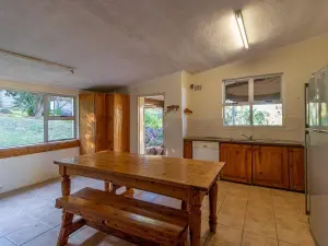 5 Bedroom House to Rent in Greystone Park