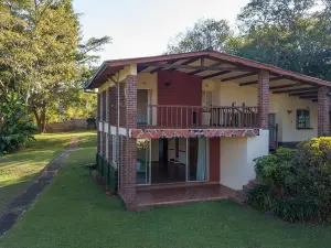 5 Bedroom House to Rent in Greystone Park