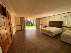 5 Bedroom House to Rent in Greystone Park