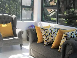 5 Bedroom House to Rent in Glen Lorne