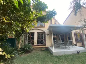 Townhouse/Cluster to Rent in Newlands