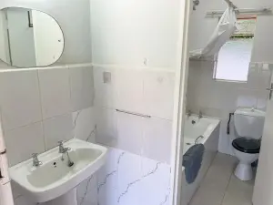 1 Bedroom Cottage/Garden Flat to Rent in Alexandra Park