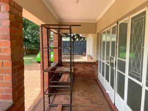 1 Bedroom Cottage/Garden Flat to Rent in Alexandra Park