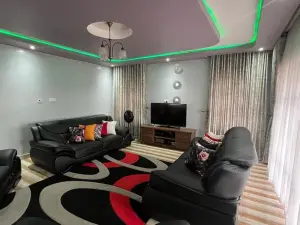 4 Bedroom House to Rent in Marimba Park