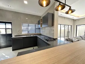 Townhouse/Complex/Cluster to Rent in Pomona