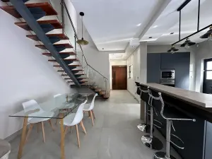 Townhouse/Complex/Cluster to Rent in Pomona