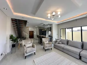 Townhouse/Complex/Cluster to Rent in Pomona