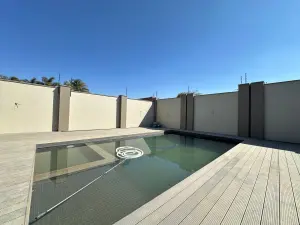 Townhouse/Complex/Cluster to Rent in Pomona
