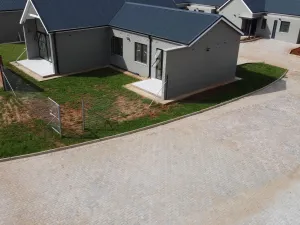 Townhouse/Complex/Cluster to Rent in Bluff Hill