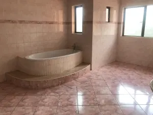 5 Bedroom House to Rent in Hogerty Hill