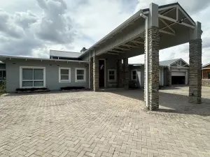 3 Bedroom House to Rent in Arlington